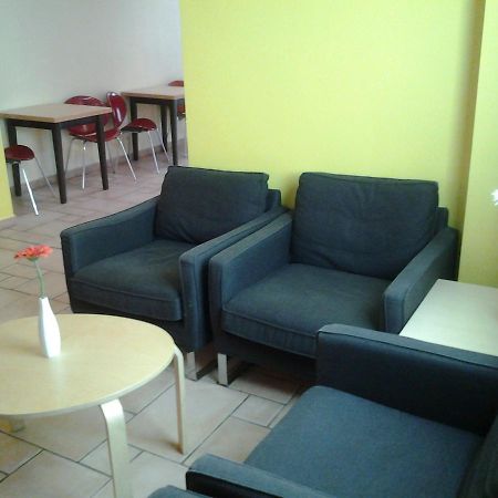 ברלין Happy Go Lucky Hotel + Hostel Schoneberg מראה חיצוני תמונה