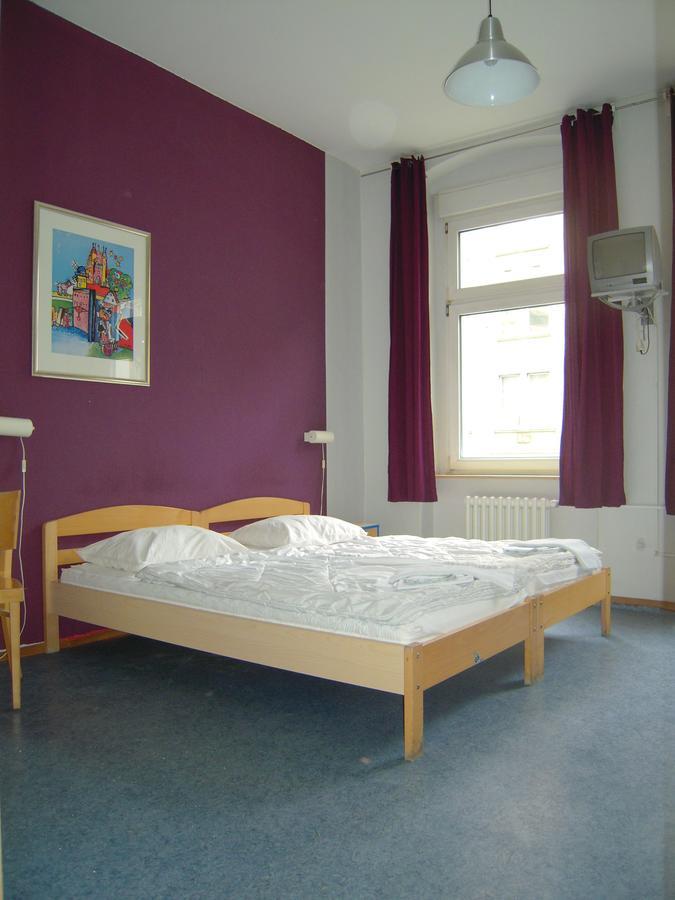 ברלין Happy Go Lucky Hotel + Hostel Schoneberg מראה חיצוני תמונה