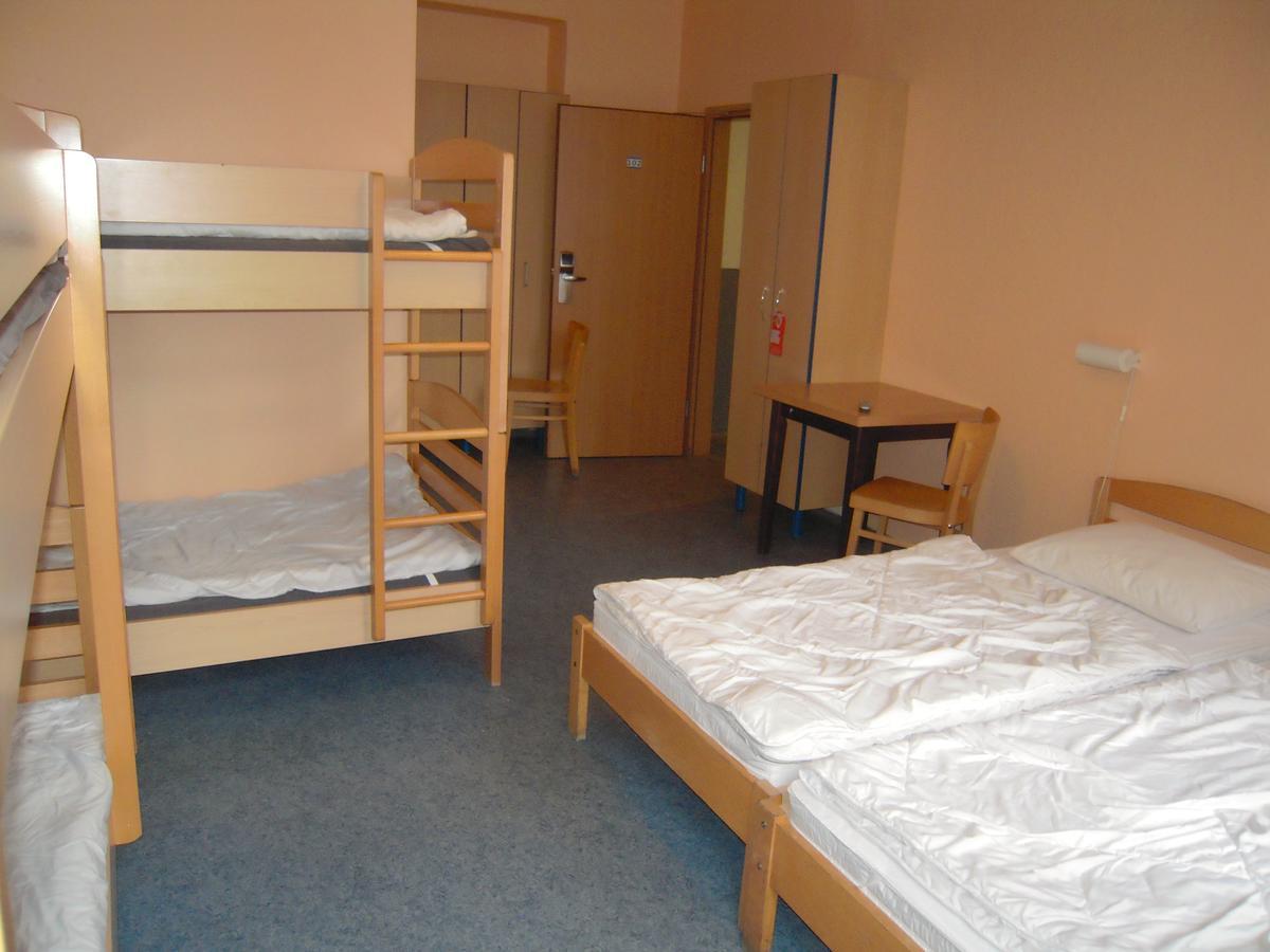 ברלין Happy Go Lucky Hotel + Hostel Schoneberg מראה חיצוני תמונה