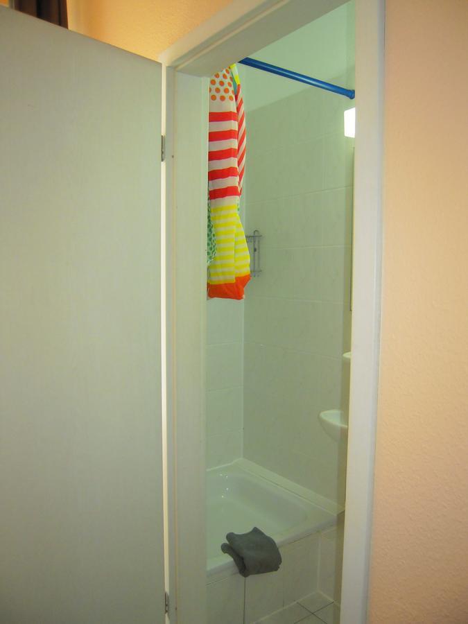 ברלין Happy Go Lucky Hotel + Hostel Schoneberg מראה חיצוני תמונה