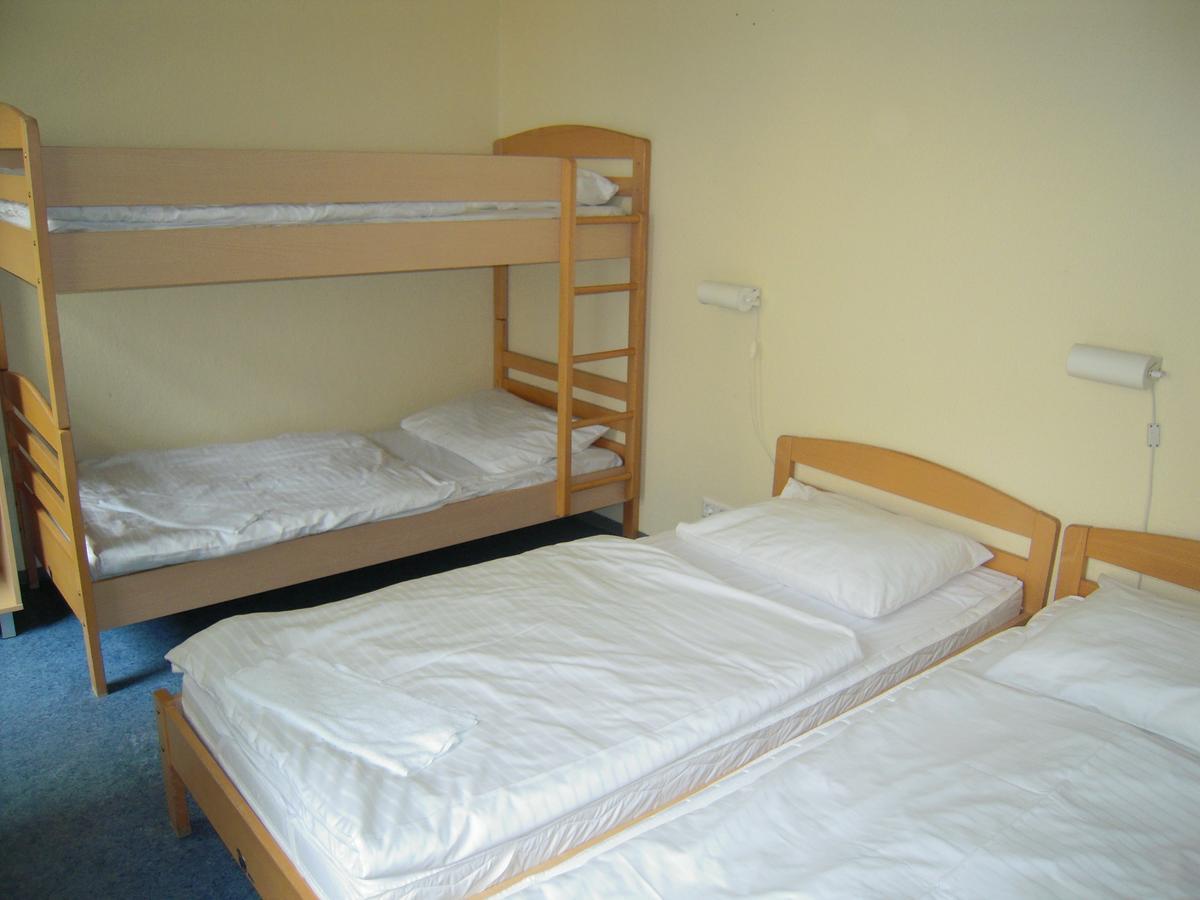 ברלין Happy Go Lucky Hotel + Hostel Schoneberg מראה חיצוני תמונה