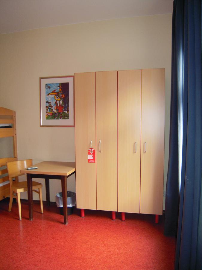 ברלין Happy Go Lucky Hotel + Hostel Schoneberg מראה חיצוני תמונה
