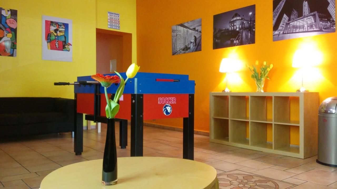 ברלין Happy Go Lucky Hotel + Hostel Schoneberg מראה חיצוני תמונה