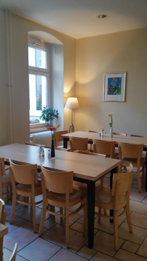 ברלין Happy Go Lucky Hotel + Hostel Schoneberg מראה חיצוני תמונה