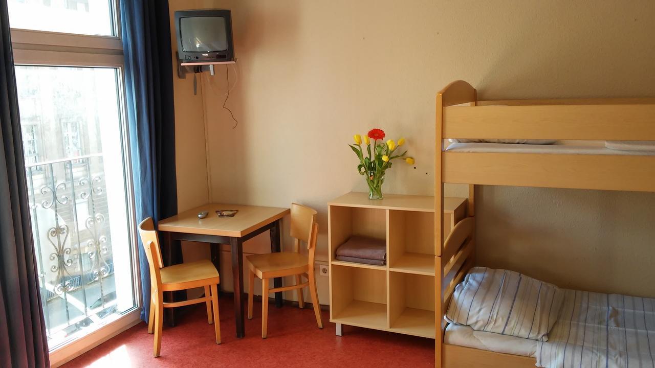 ברלין Happy Go Lucky Hotel + Hostel Schoneberg מראה חיצוני תמונה