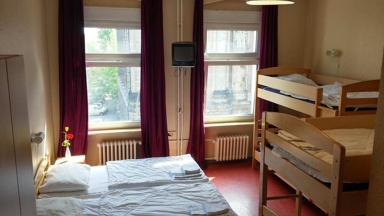 ברלין Happy Go Lucky Hotel + Hostel Schoneberg מראה חיצוני תמונה