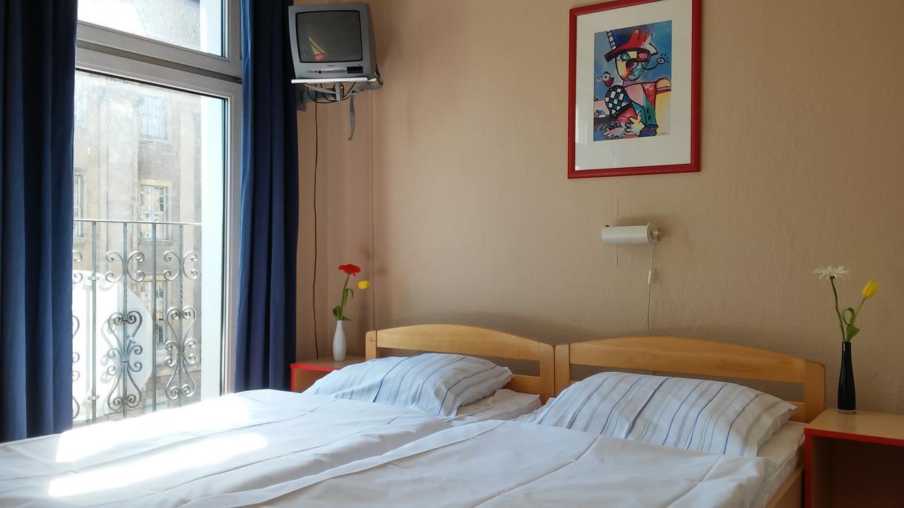 ברלין Happy Go Lucky Hotel + Hostel Schoneberg מראה חיצוני תמונה